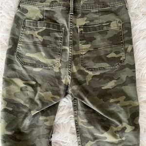 Gap high rise skinny jeans camo size 4/27